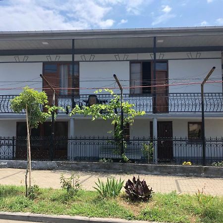 Guest House Romanadze Kobuleti ภายนอก รูปภาพ