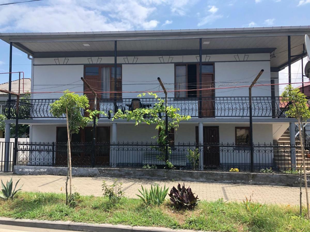 Guest House Romanadze Kobuleti ภายนอก รูปภาพ